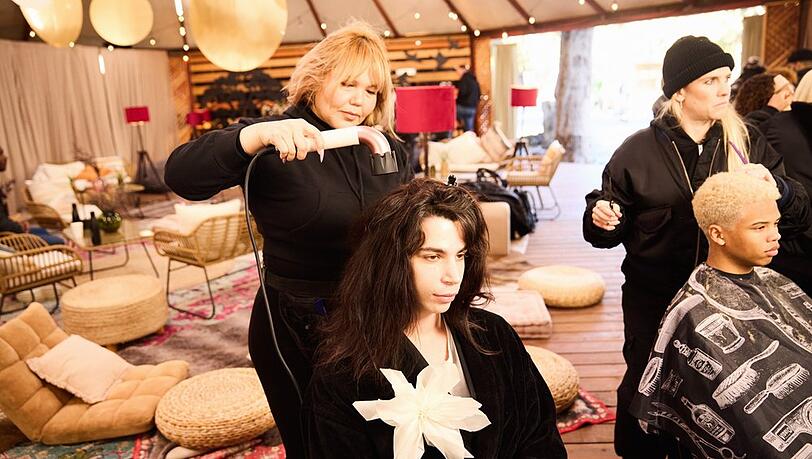 Gro&szlig;es Umstyling bei "GNTM": Model Alexavius ist kaum wiederzuerkennen.