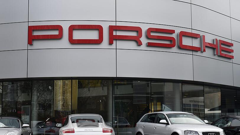 Ein bestellter und nicht abgeholter Porsche beschäftigt aktuell das Oberlandesgericht in München. (Symboldbild) Ein bestellter und nicht abgeholter Porsche beschäftigt aktuell das Oberlandesgericht in München. (Symboldbild)