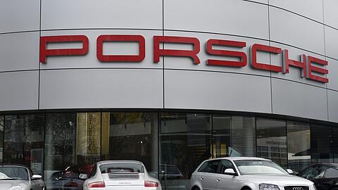 Ein bestellter und nicht abgeholter Porsche beschäftigt aktuell das Oberlandesgericht in München. (Symboldbild)