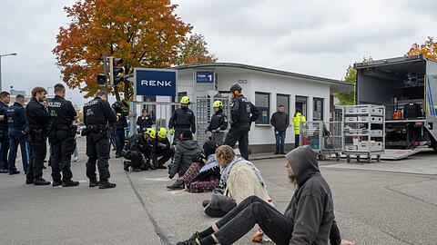 Der Polizeieinsatz nach der Blockade dauerte bis in den Nachmittag hinein.