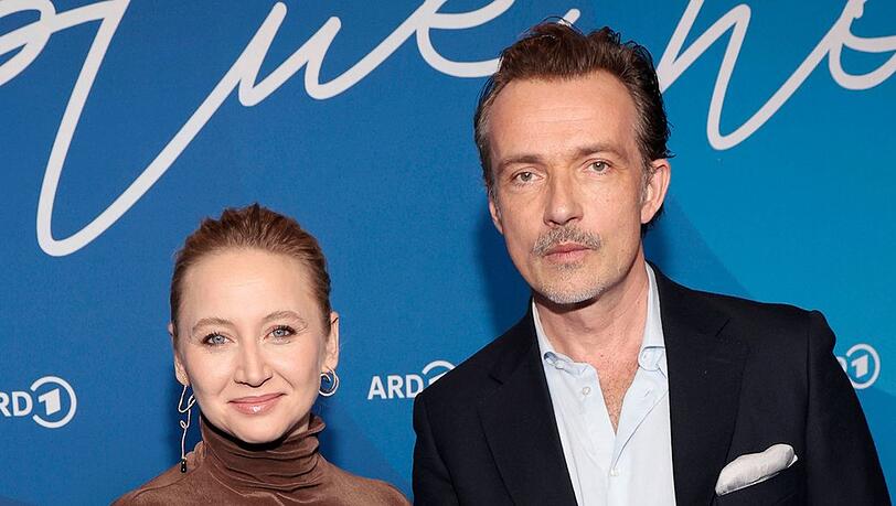 Anna Maria Mühe und Lucas Gregorowicz sind seit einem Jahr Mann und Frau. Anna Maria Mühe und Lucas Gregorowicz sind seit einem Jahr Mann und Frau.