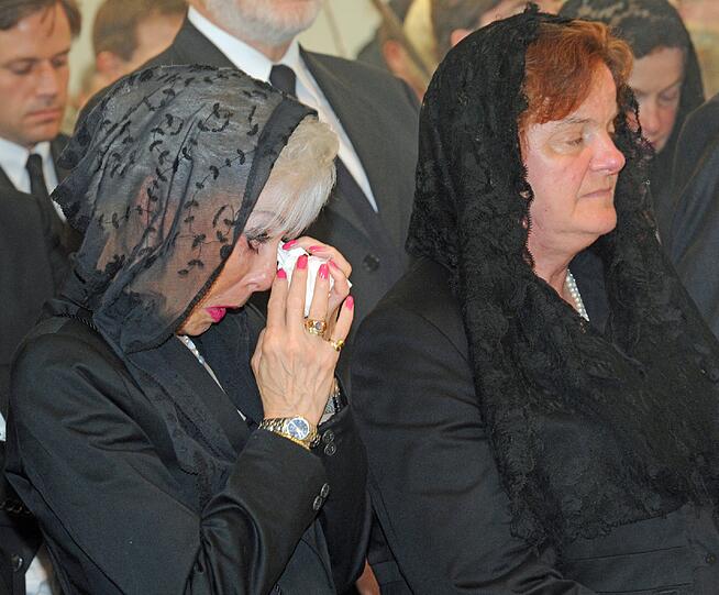 Herzogin Michaela und ihre Schwester Andrea in der St.- Pius-Kirche in Pöcking