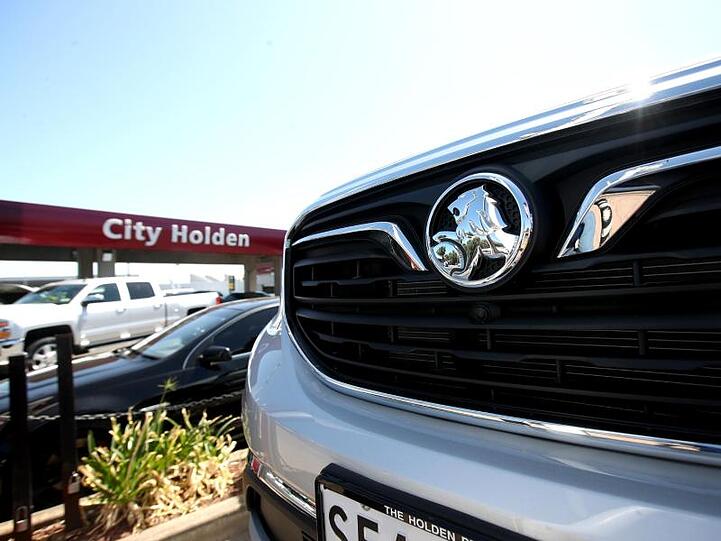 Autos der Marke Holden stehen bei einem Autohändler in Adelaide. Die australische Automarke Holden gehört zum US-Konzern General Motors (GM).
