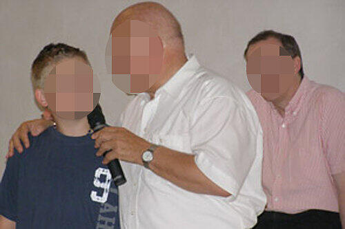 Schwere Vorwürfe gegen den Bamberger Domkapitular Otto M. (63): Er soll als Leiter eines Internats minderjährige Buben sexuell missbraucht haben.