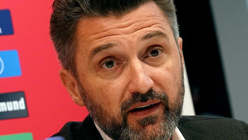 Geschäftsführer Marko Pesic nimmt an einer Pressekonferenz teil.