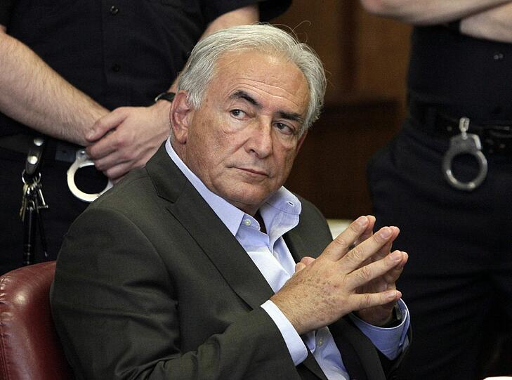 Der ehemalige Chef der Internationalen Währungsfonds (IWF), Dominique Strauss-Kahn, wurde am 14. Mai von der Polizei in New York festgenommen. Ihm wurde die Vergewaltigung eines Zimmermädchens vorgeworfen. Am 23. August wurde die strafrechtliche Anklage fallengelassen.