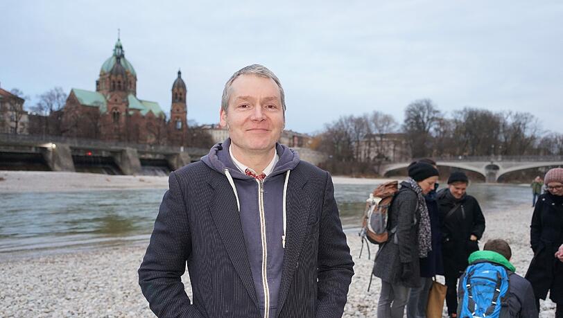 ... und hier Künstler Frank Bölter an der Isar...