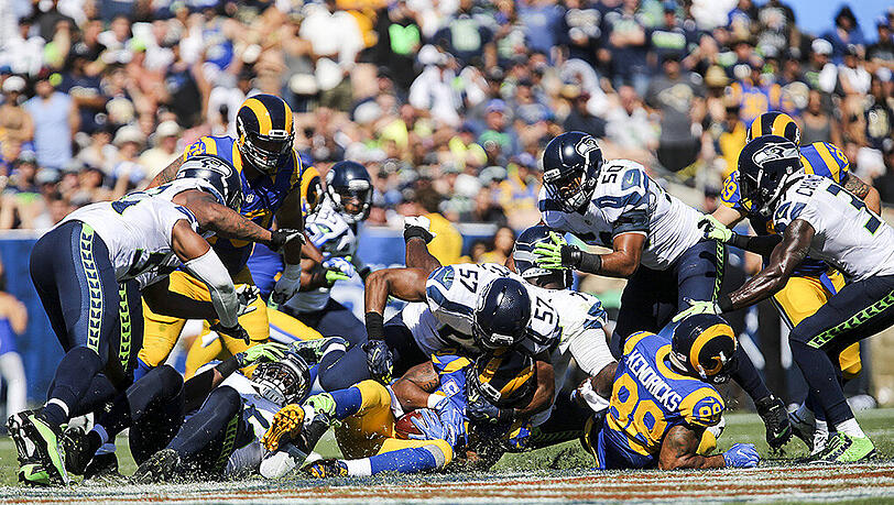 Die L.A. Rams siegen beim Heim-Debüt gegen die Seattle Seahawks. Die L.A. Rams siegen beim Heim-Debüt gegen die Seattle Seahawks.