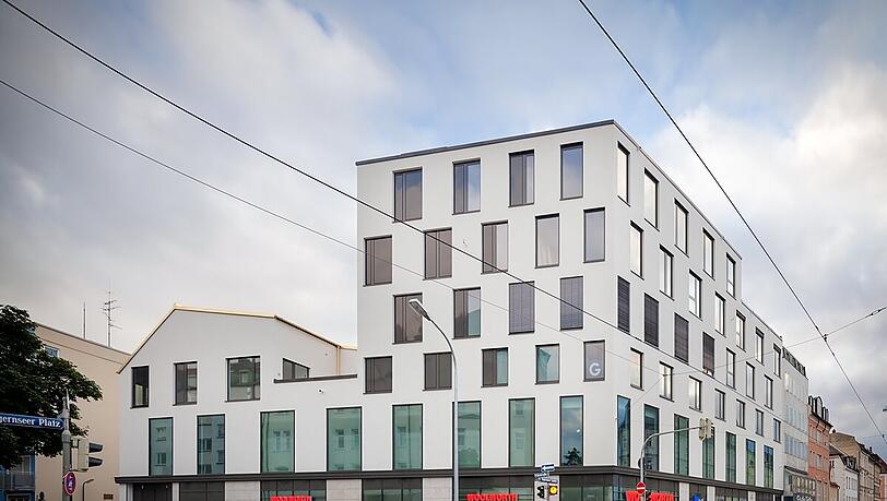 Das Parken im neuen Gebäude an der Tegernseer Landstraße wurde in das 2. Obergeschoss verlegt. Das Parken im neuen Gebäude an der Tegernseer Landstraße wurde in das 2. Obergeschoss verlegt.