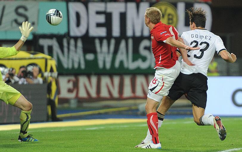 Die späte Entscheidung: Mario Gomez köpft zum Siegtreffer in der 90. Minute.