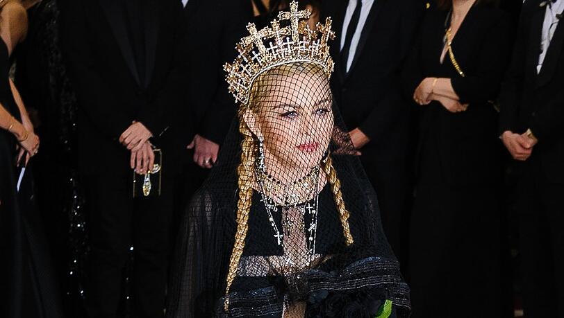 Madonna bei der Met-Gala im Metropolitan Museum of Art in New York. Madonna bei der Met-Gala im Metropolitan Museum of Art in New York.