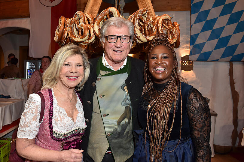 Marianne und Michael Hartl mit Motsi Mabuse