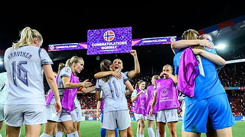 Die Schweizer Gastgeberinnen mussten sich im EM-Auftaktspiel gegen Norwegen geschlagen geben.