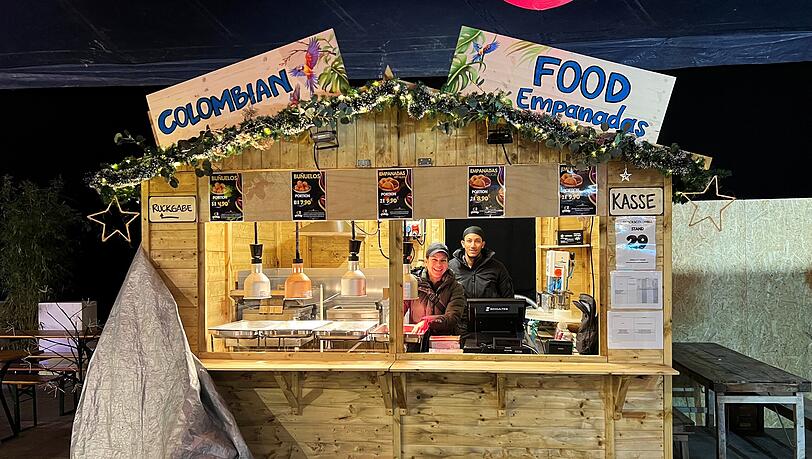 Monica und Daniel verkaufen in diesem Jahr ihre kolumbianischen Schmankerl im Esszimmer-Zelt. Monica und Daniel verkaufen in diesem Jahr ihre kolumbianischen Schmankerl im Esszimmer-Zelt.