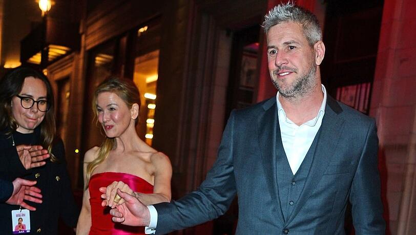 Gehen seit 2021 zusammen durchs Leben: Renée Zellweger und Ant Anstead, hier beim Verlassen der "Bridget Jones: Verrückt nach ihm"-Aftershow-Party im Januar 2025 in London. Gehen seit 2021 zusammen durchs Leben: Renée Zellweger und Ant Anstead, hier beim Verlassen der "Bridget Jones: Verrückt nach ihm"-Aftershow-Party im Januar 2025 in London.
