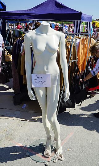 Von Ramsch bis Kult: Der Flohmarkt auf der Theresienwiese bietet für Jäger und Sammler eine große Auswahl.