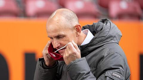 Kehrt rechtzeitig zum Bundesliga-Spitzenspiel zu seinem Team zurück: FCA-Coach Heiko Herrlich.