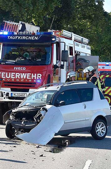 Bei dem Zusammenstoß wurden beide Fahrerinnen verletzt