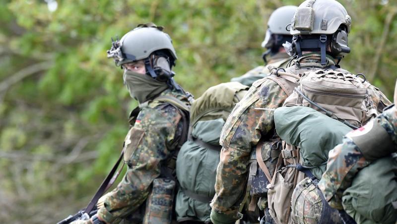 KSK-Soldaten bei einer Übung in Schleswig-Holstein. KSK-Soldaten bei einer Übung in Schleswig-Holstein.