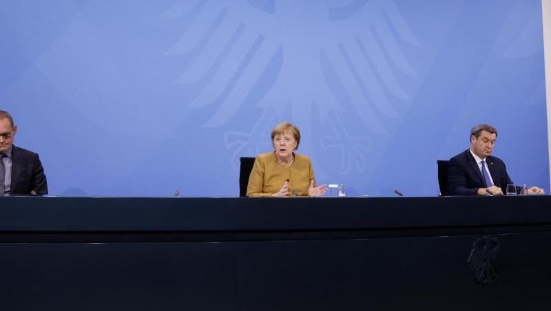 Es sei nicht kontrollierbar, ob nur Gäste in den Hotels übernachteten, die tatsächlich Verwandte in der Region besuchten, kritisiert Kanzlerin Merkel.