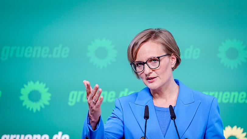 "Das mag in einem Bierzelt lustig sein": Die Grünen-Vorsitzende kritisiert den Auftritt des CSU-Chefs.