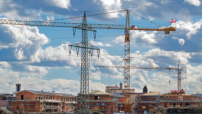 Ein Arbeiter aus München ist bei einem Unfall auf einer Baustelle ums Leben gekommen. (Symbolbild)