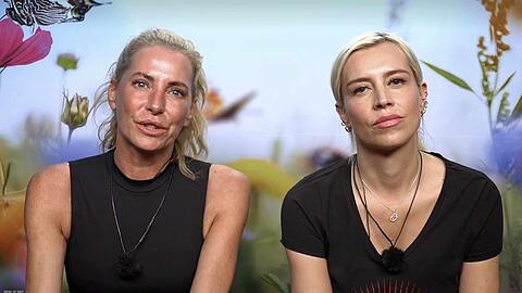 Giulia Siegel und Verena Kerth blicken auf ihre Freund- und Feindschaft zurück.