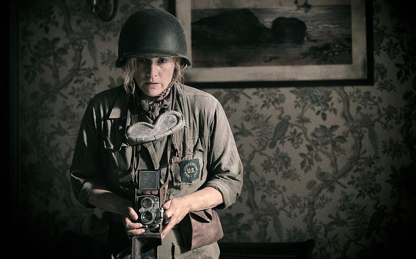 Kate Winslet verkörpert in "Die Fotografin" Lee Miller, die den Schrecken des Zweiten Weltkriegs auf ihre Art mit der Kamera dokumentierte. Kate Winslet verkörpert in "Die Fotografin" Lee Miller, die den Schrecken des Zweiten Weltkriegs auf ihre Art mit der Kamera dokumentierte.