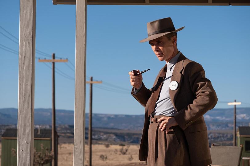 Cillian Murphy ist die perfekte Besetzung für den theoretischen Physiker J. Robert Oppenheimer, der als "Vater der Atombombe" in die Geschichte einging. Cillian Murphy ist die perfekte Besetzung für den theoretischen Physiker J. Robert Oppenheimer, der als "Vater der Atombombe" in die Geschichte einging.