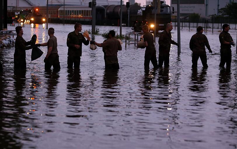 Magdeburg - eine Stadt kämpft gegen das Hochwasser: Die Bilder vom Wochenende und Montag.