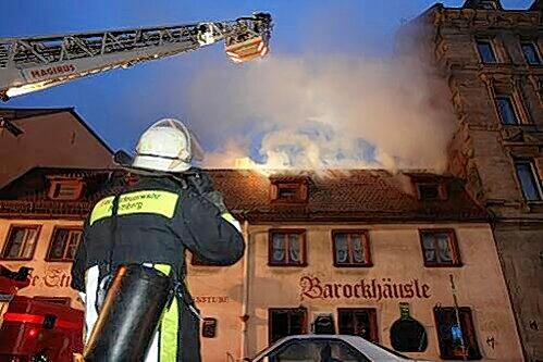 40 Feuerwehrmänner kämpften gegen die Flammen.