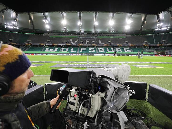 Wie auch in Frankfurt galt auch in Wolfsburg: Zuschauer müssen draußen bleiben.