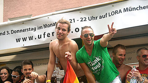 Jedes Jahr am Christopher Street Day gehen Lesben und Schwule gegen Diskrimierung auf die Straße.