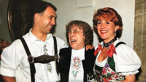 Versöhnung am Totenbett: Toni Netzle mit ihren Kindern Birgit und Christian (hier 1993 in München).