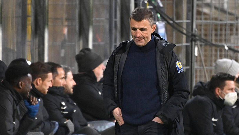 Übte Kritik an seinem Kader: Löwen-Trainer Michael Köllner. (Archivbild)