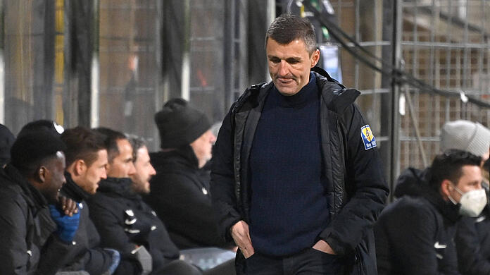 Übte Kritik an seinem Kader: Löwen-Trainer Michael Köllner. (Archivbild)