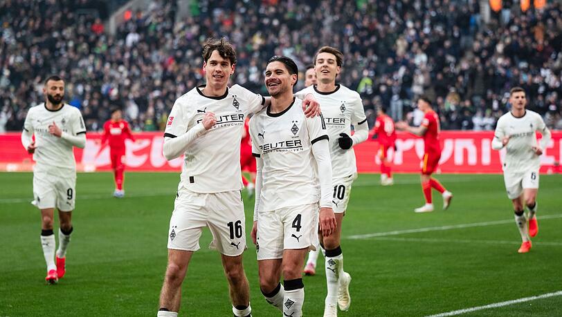 Sander und Diks freuen sich über die frühe Führung. Sander und Diks freuen sich über die frühe Führung.