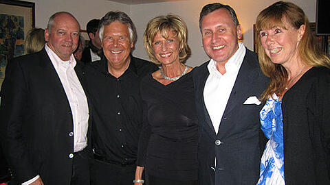 Gratulierten Dagmar Wöhrl (Mitte) zum Geburtstag: Air Berlin-Chef Hunold, Hans Rudolf Wöhrl, Botschafter Kotenev mit Frau Maria (v. l.).