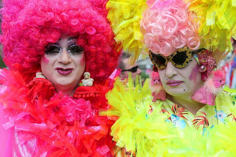 Christopher Street Day in Berlin: Die Bilder von der buntesten Parade der Stadt zum Durchklicken.