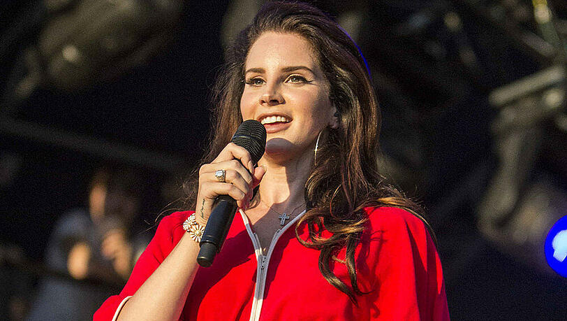 Lana Del Rey kleidet sich gerne im 50er-Jahre-Stil Lana Del Rey kleidet sich gerne im 50er-Jahre-Stil