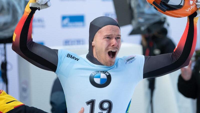 Holte sich bei der Skeleton-WM in Altenberg die Goldmedaille: Christopher Grotheer jubelt im Ziel. Holte sich bei der Skeleton-WM in Altenberg die Goldmedaille: Christopher Grotheer jubelt im Ziel.