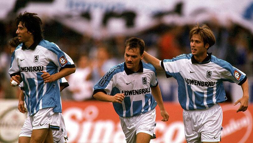 Die Helden von einst: Daniel Borimirov, Manfred Schwabl und Harald Cerny (v.l.) in der Saison 1996/97. Die Helden von einst: Daniel Borimirov, Manfred Schwabl und Harald Cerny (v.l.) in der Saison 1996/97.