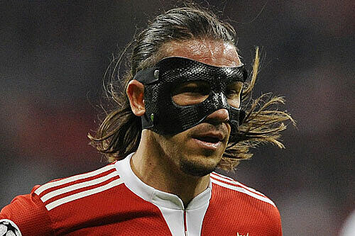 Spielt seit zwei Wochen mit einer schützenden Gesichtsmaske: Martin Demichelis.