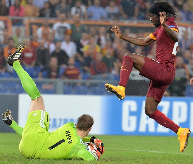 MANUEL NEUER NOTE 2
Weltklasse-Parade gegen Gervinho (10.) - beim Stand von nur 1:0. Also war etwa doch der Keeper der Matchwinner? War wohl einfach froh, was zu tun zu haben. Famose Paraden bis ihn Gervinho doch bezwang &ndash; erster Gegentreffer nach 813 Minuten.