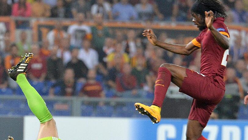 MANUEL NEUER NOTE 2
Weltklasse-Parade gegen Gervinho (10.) - beim Stand von nur 1:0. Also war etwa doch der Keeper der Matchwinner? War wohl einfach froh, was zu tun zu haben. Famose Paraden bis ihn Gervinho doch bezwang – erster Gegentreffer nach 813 Minuten. MANUEL NEUER NOTE 2
Weltklasse-Parade gegen Gervinho (10.) - beim Stand von nur 1:0. Also war etwa doch der Keeper der Matchwinner? War wohl einfach froh, was zu tun zu haben. Famose Paraden bis ihn Gervinho doch bezwang – erster Gegentreffer nach 813 Minuten.