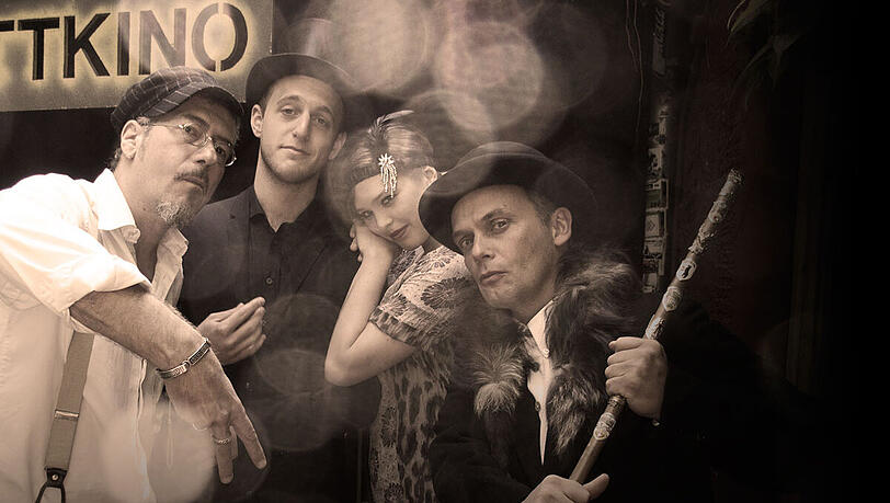 Sven Kemmler, Alex Burkhard, Fee und Frank Klötgen (urlaubt). Sven Kemmler, Alex Burkhard, Fee und Frank Klötgen (urlaubt).