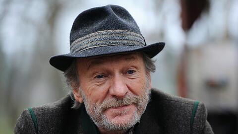 Der Schriftsteller Franz Xaver Kroetz hat sich vom Schreiben zurückgezogen und privatisiert.