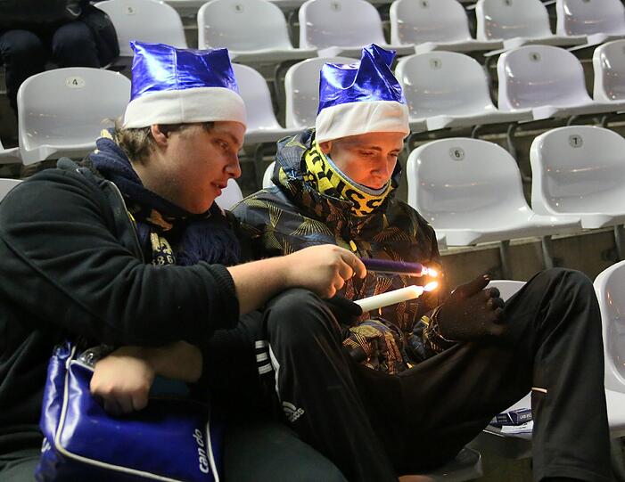 Adventssingen des TSV 1860 München im Grünwalder Stadion