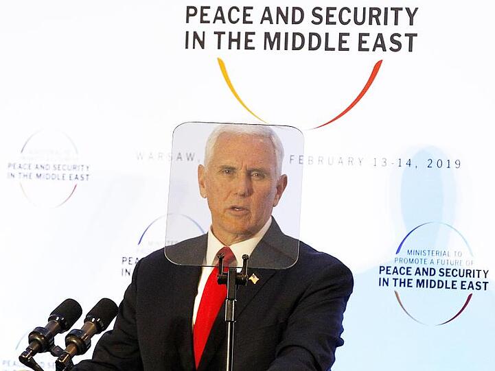 "Wenn ihr uns (...) zur Seite steht, dann stehen wir auch zu euch": US-Vizepräsident Mike Pence spricht in Warschau.