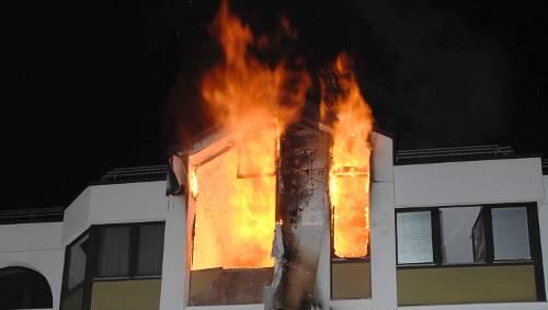 Halserspitzstraße: Aus dieser Wohnung kam der Mieter gerade noch rechtzeitig heraus Halserspitzstraße: Aus dieser Wohnung kam der Mieter gerade noch rechtzeitig heraus